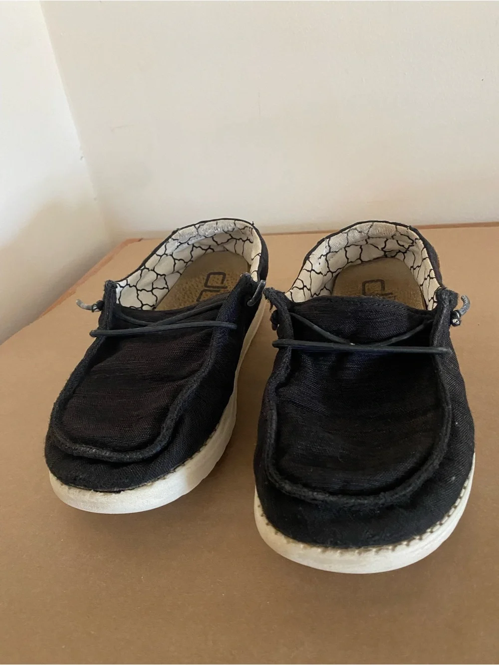 Hey dude Wendy Youth linen black size 13 kids slip on shoes girls